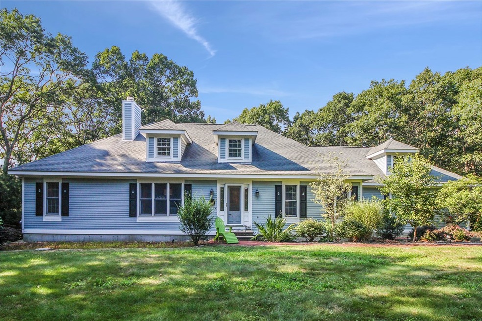 160 Woodridge Dr, Saunderstown, RI 02874 - photo 1