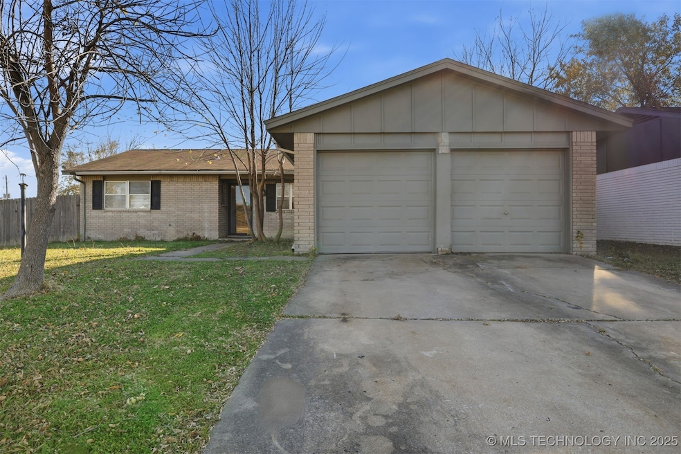 11860 E 62nd Place, Broken Arrow, OK 74012 - photo 1