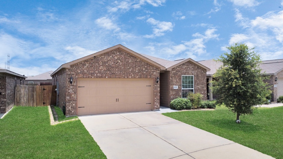10951 Dover White Dr, Humble, TX 77396 - photo 1