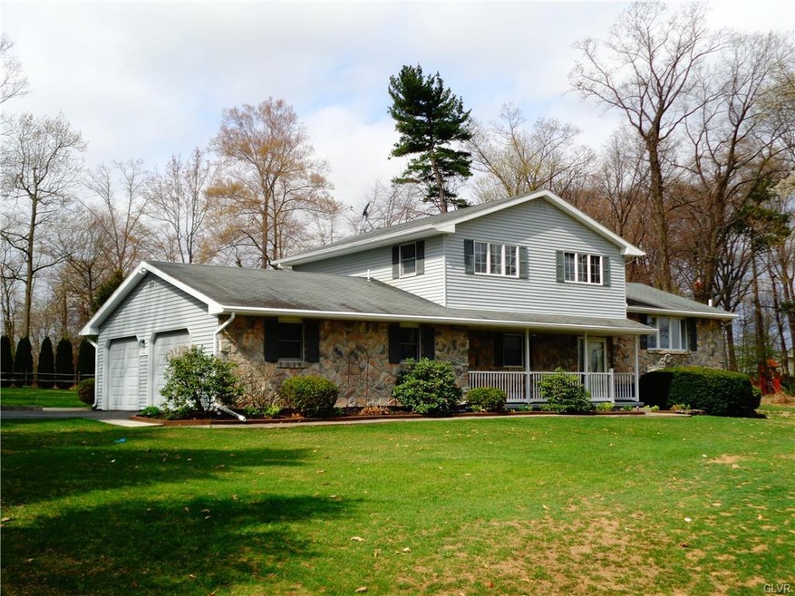 2223 Donovan Ct, Coplay, PA 18037 - photo 1