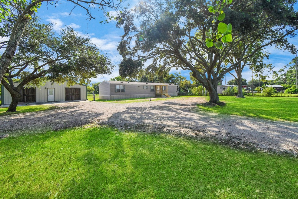 6514 County Road 166, Alvin, TX 77511 - photo 1
