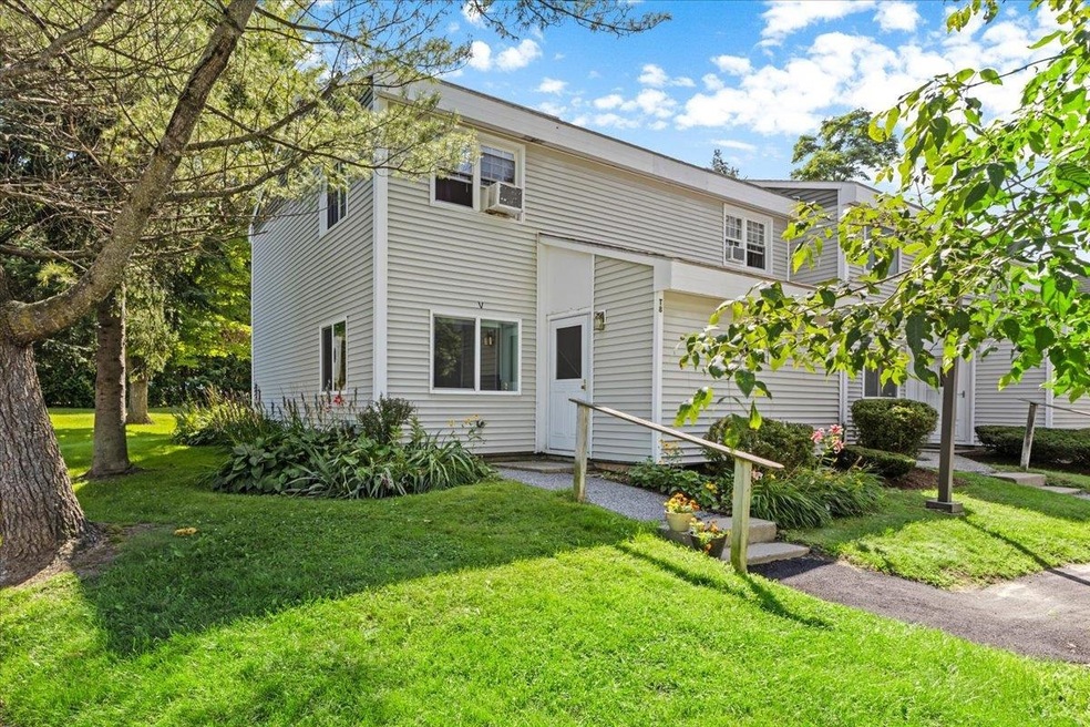 T8 Grandview Dr, South Burlington, VT 05403 - photo 1