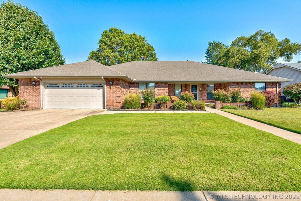 2604 SE Vicksburg St, Bartlesville, OK 74006 - photo 1