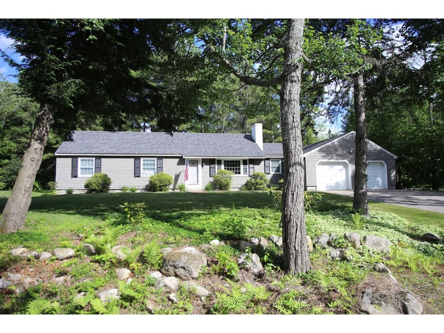 220 Pleasant St, New London, NH 03257 - photo 1