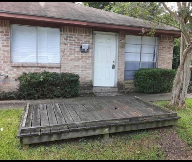 7306 Mount St unit A, Houston, TX 77088 - photo 1