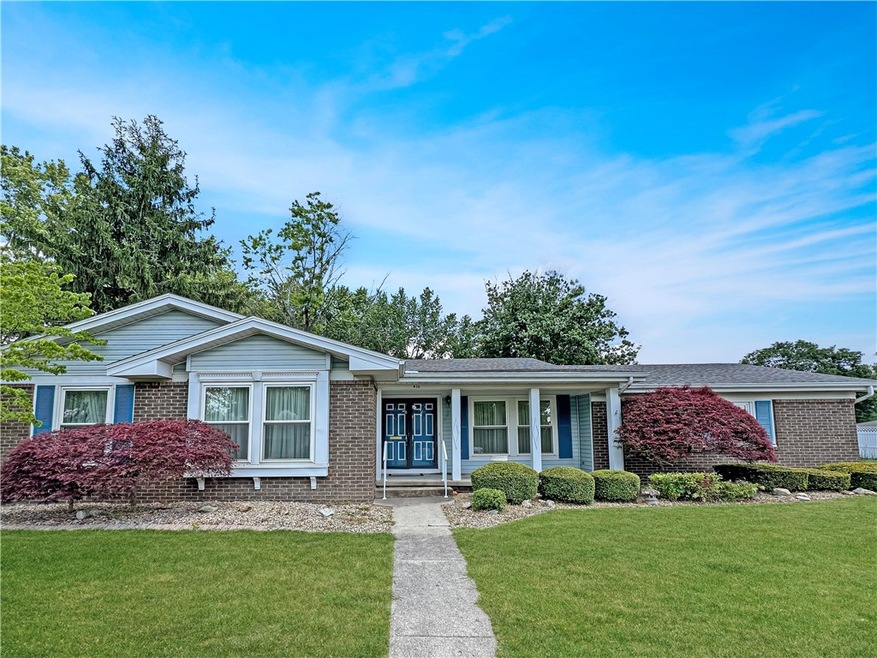 416 Crescent Dr, Mattoon, IL 61938 - photo 1