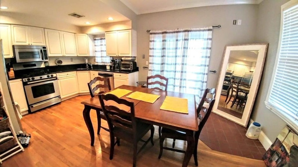 1 Scott Place unit 7, Boston, MA 02127 - photo 1