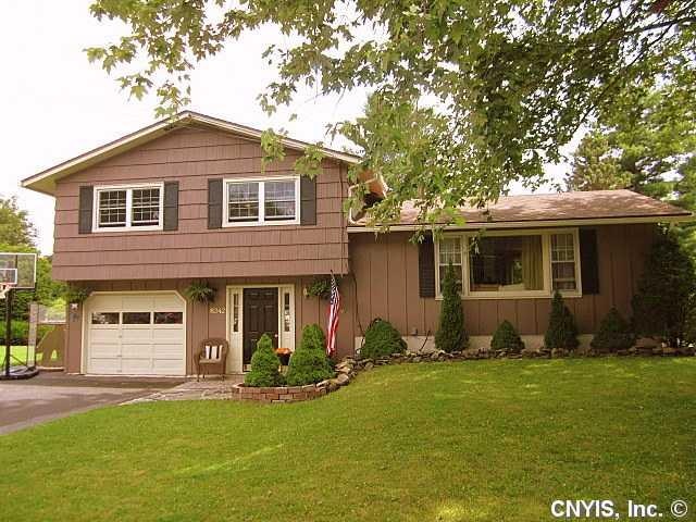 Exterior Front. Freshly painted with a completely 