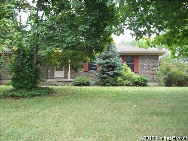 5520 Briarhill Dr, Floyds Knobs, IN 47119 - photo 1