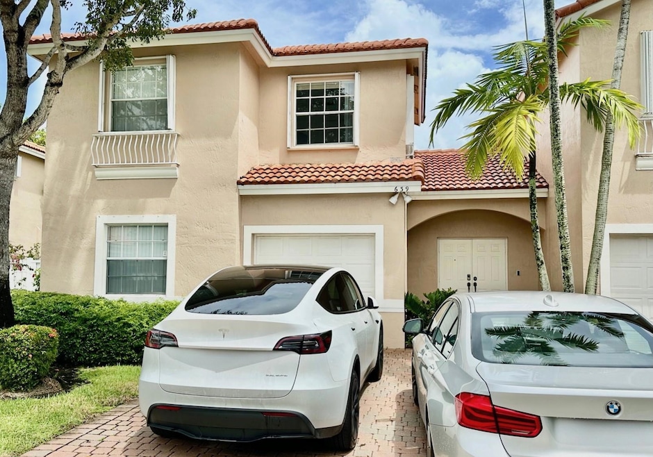 639 NW 130th Way, Pembroke Pines, FL 33028 - photo 1