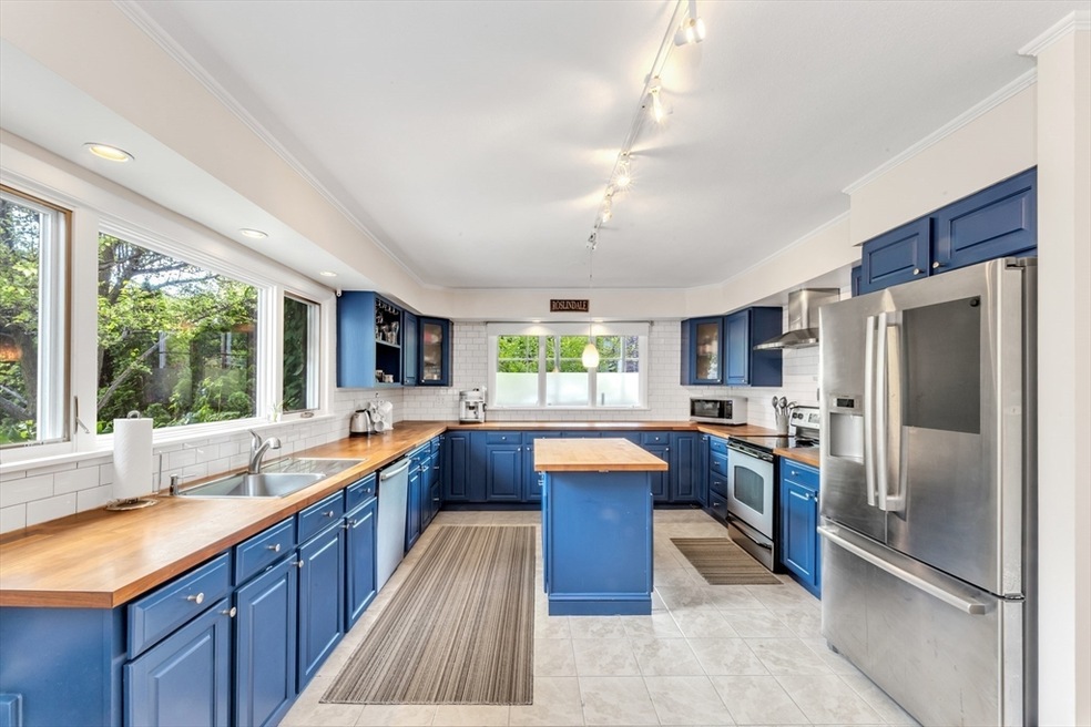 4320 Washington St, Roslindale, MA 02131 - photo 1