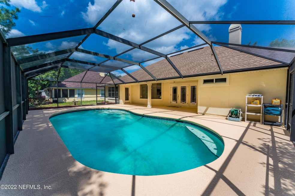 GORGEOUS LARGE POOL
