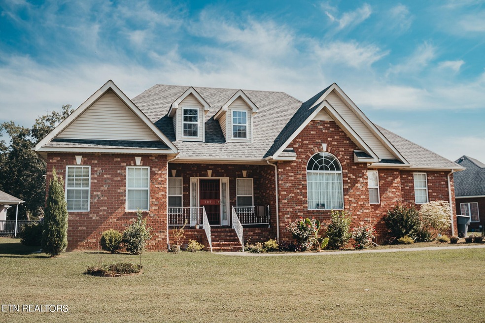 105 N Steeplechase Dr, McMinnville, TN 37110 - photo 1