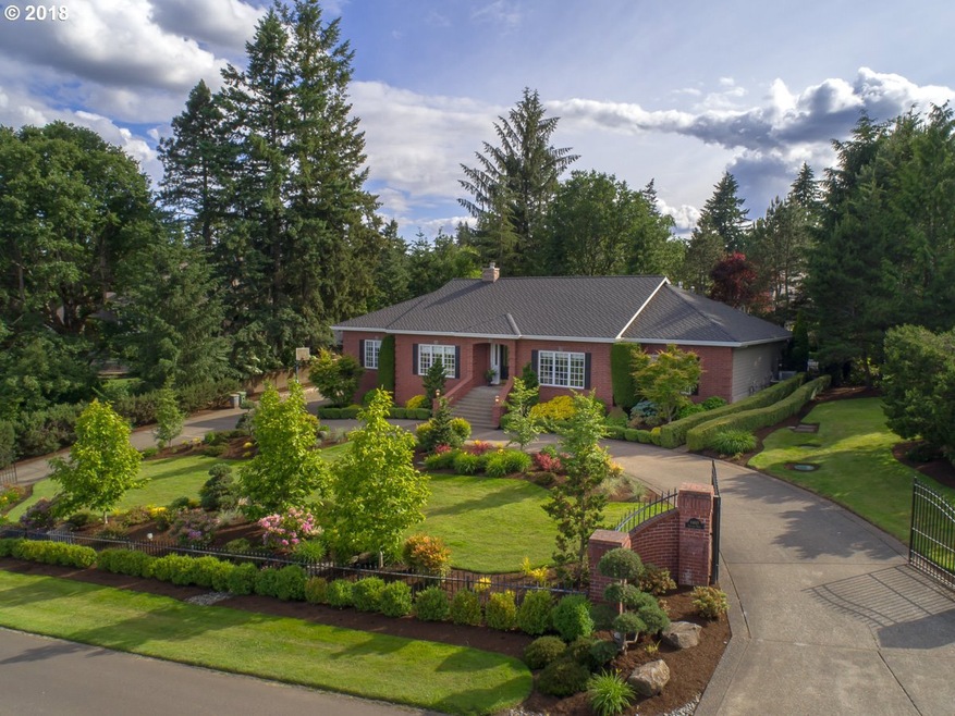 1460 Skyland Dr, Lake Oswego, OR 97034 - photo 1