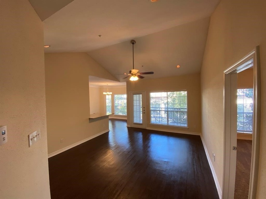 2350 Westcreek Ln unit 5108, Houston, TX 77027 - photo 1