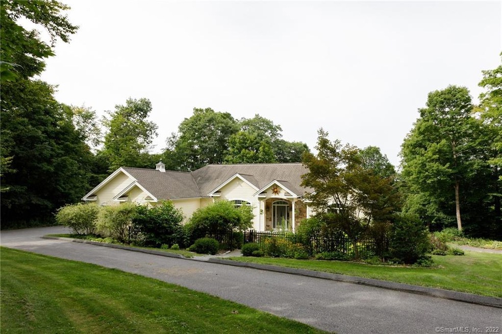 89 Falcon Ridge Rd, Torrington, CT 06790 - photo 1