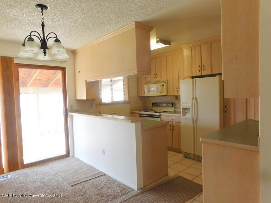 586 Ranney St, Craig, CO 81625 - photo 1