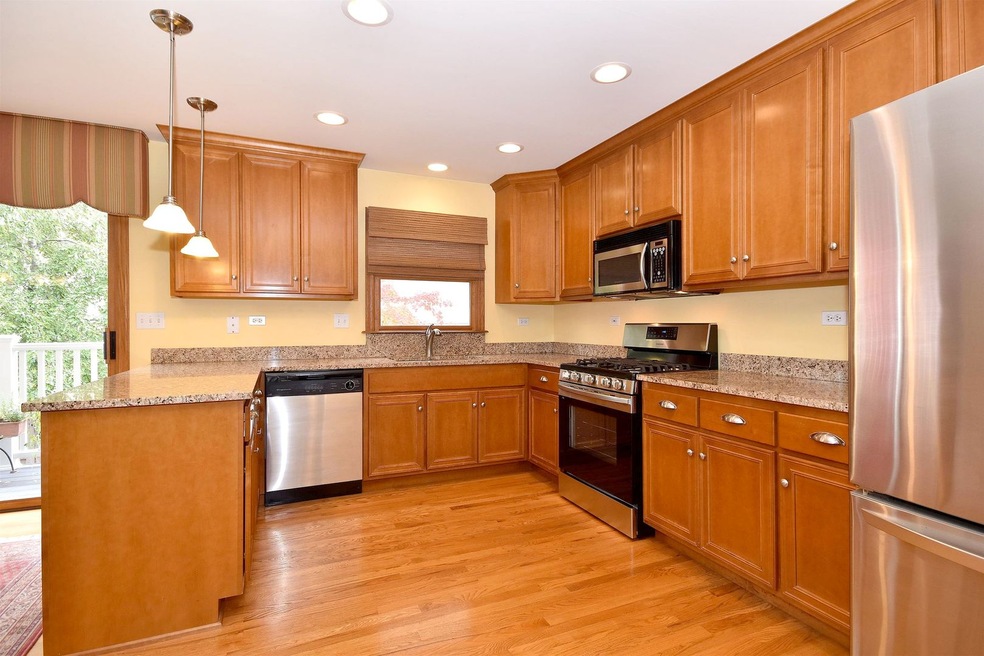 235 N Addison Ave unit 4, Elmhurst, IL 60126 - photo 1