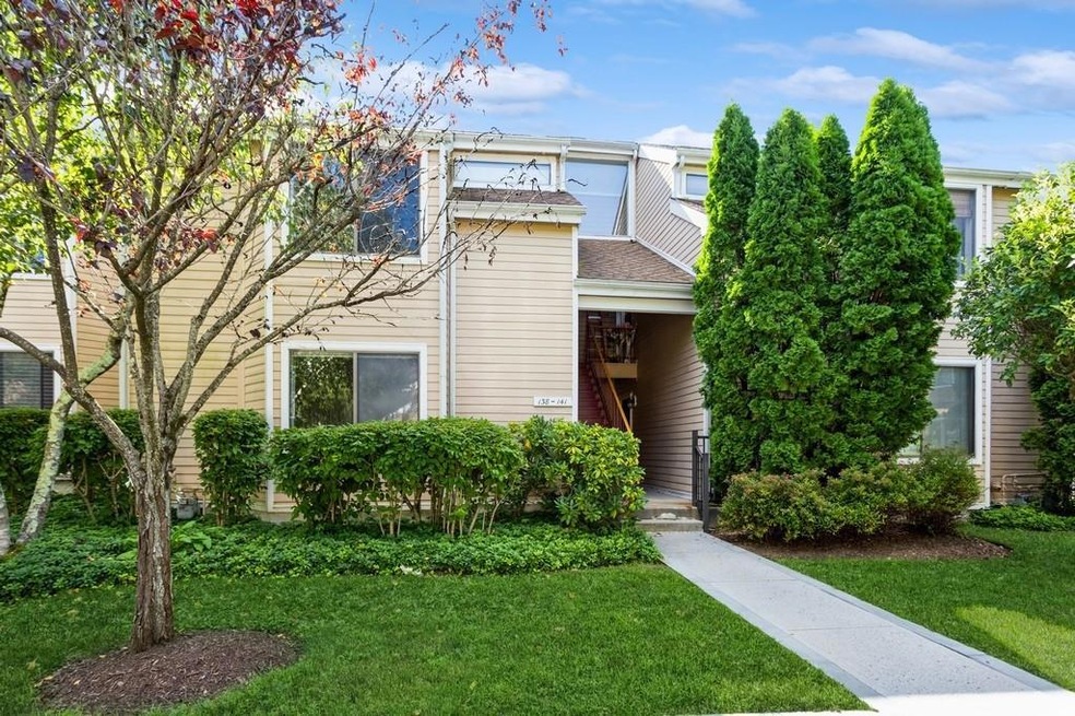 140 Deer Run unit 140, Chappaqua, NY 10514 - photo 1