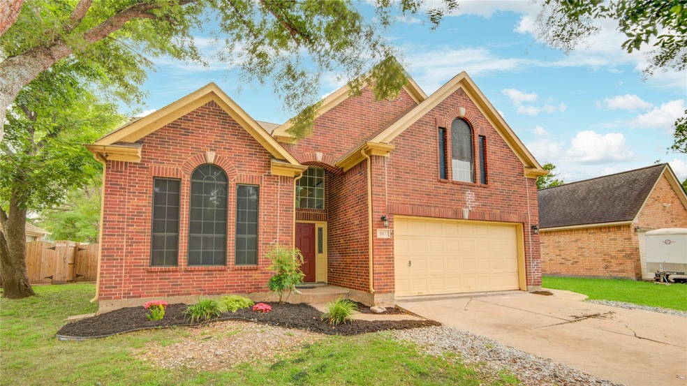 107 Mango St, Lake Jackson, TX 77566 - photo 1