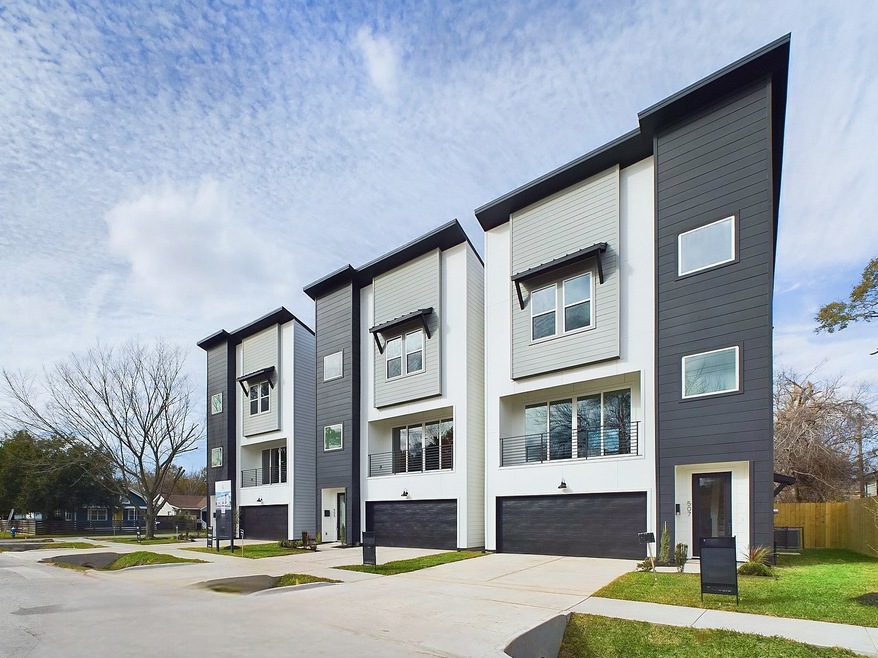 507 Weiss St, Houston, TX 77009 - photo 1
