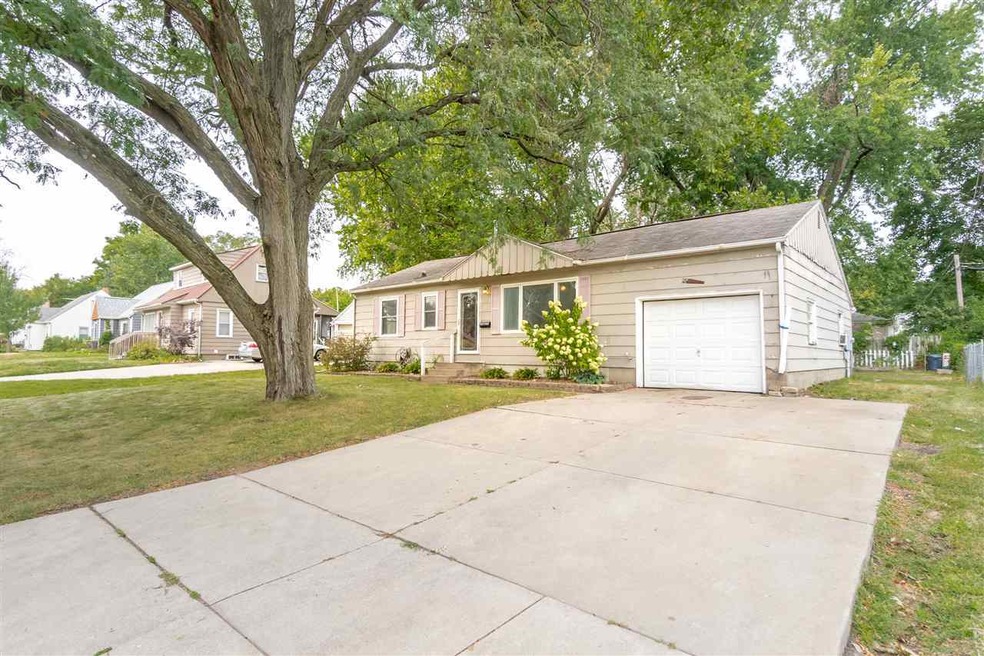 1504 Madison St, Cedar Falls, IA 50613 - photo 1