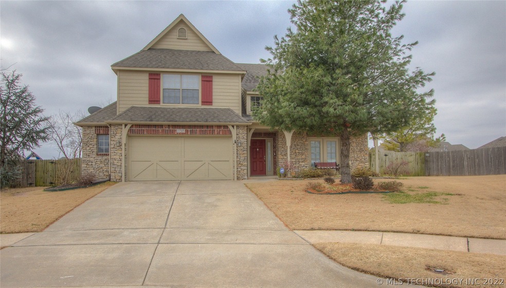 Lovely curb appeal with stacked rock and culdesac