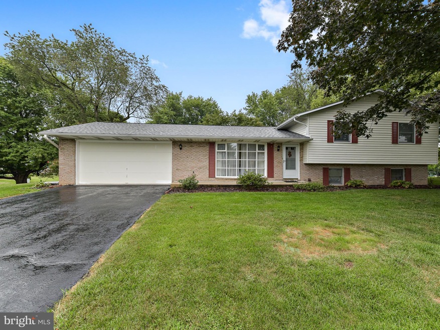 18114 Sky View Ln, Hagerstown, MD 21740 - photo 1