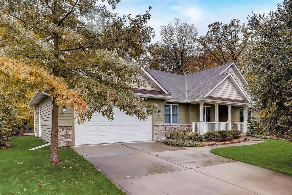 02-W Woodland Dr-002