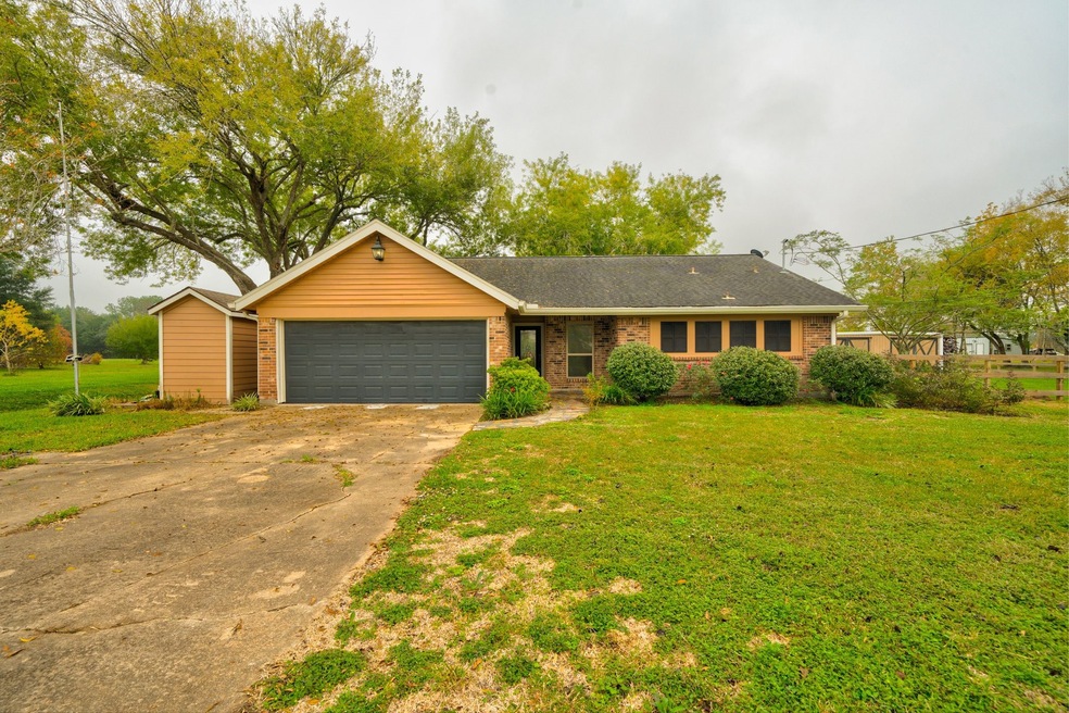 2703 County Road 962d, Alvin, TX 77511 - photo 1