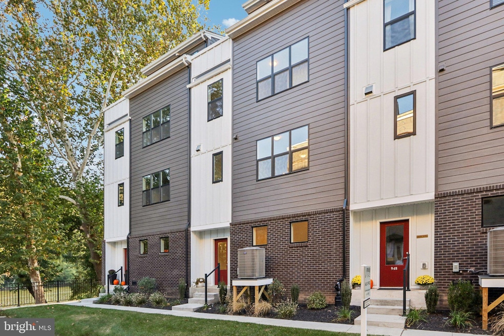 Pending $877,300 • Co-Listing Agent