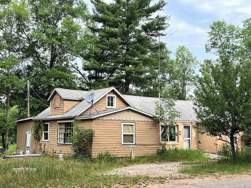 N2123 River Dr, Wallace, MI 49893 - photo 1