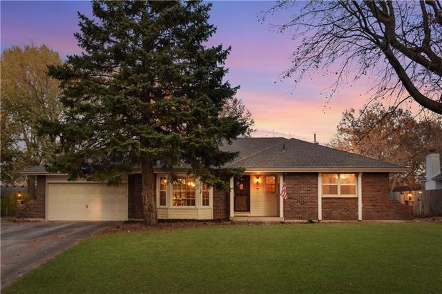 900 NW 11th St, Blue Springs, MO 64015 - photo 1