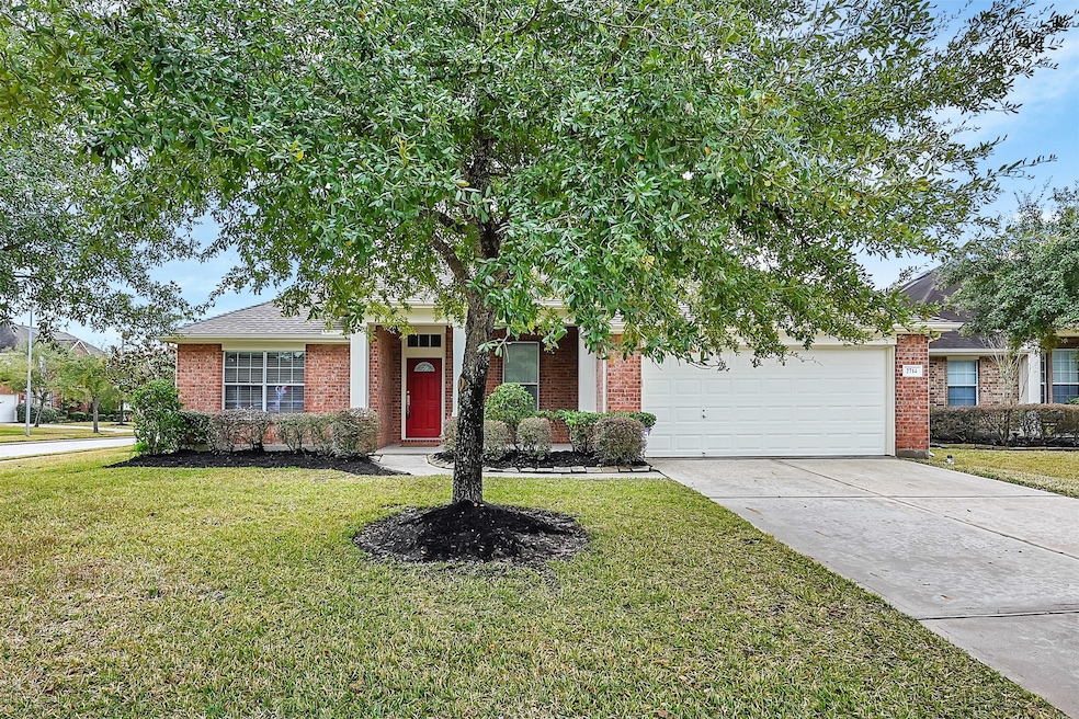 2714 Linden Park Ln, Spring, TX 77386 - photo 1