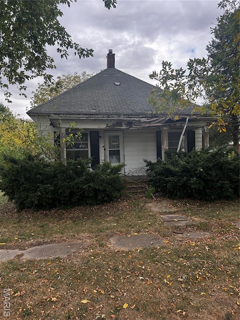 529 N 2nd St, Witt, IL 62094 - photo 1