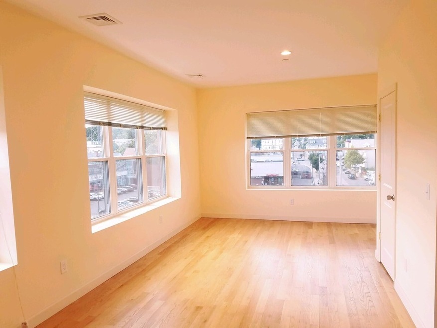 140 Union St unit 401, Lynn, MA 01901 - photo 1