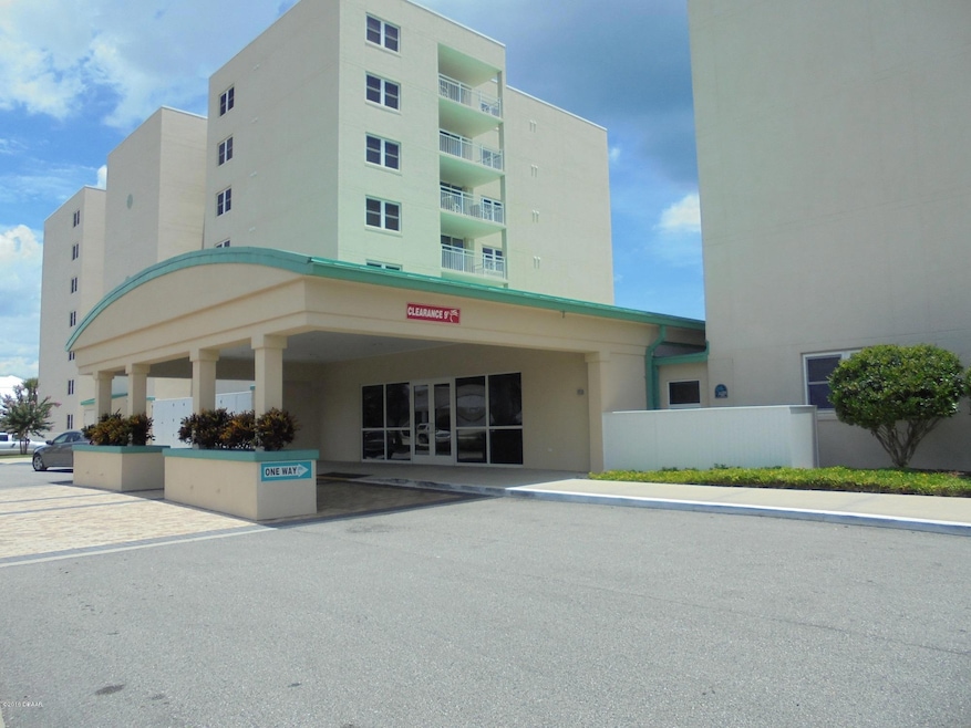 CONDO FRONT