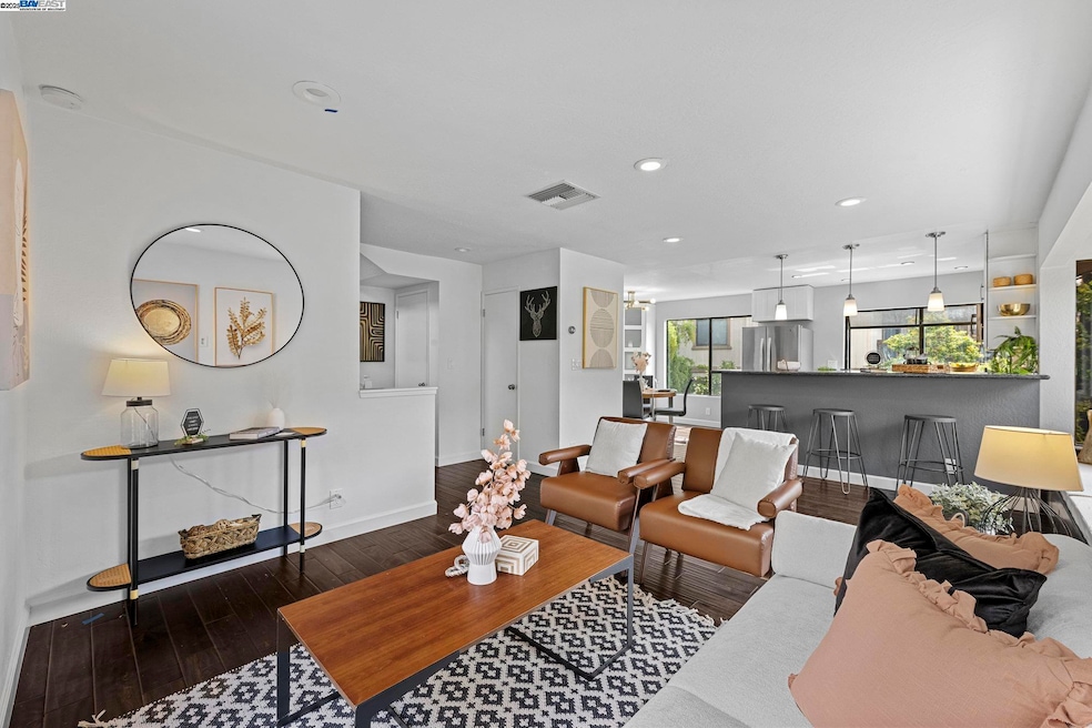 Sold $870,000 • Co-Listing Agent