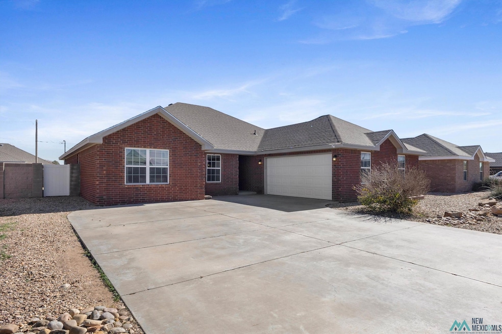 2221 Boxwood Cir, Portales, NM 88130 - photo 1