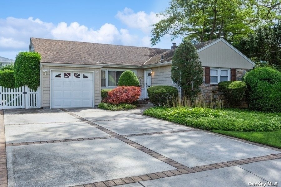 2863 Clarendon Rd, Oceanside, NY 11572 - photo 1