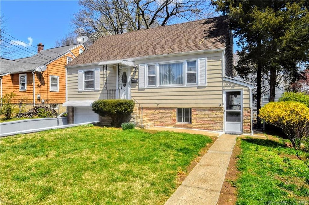 22 Lakeview Dr, Norwalk, CT 06850 - photo 1