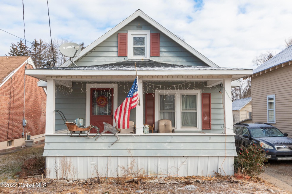 647 Draper Ave, Schenectady, NY 12306 - photo 1