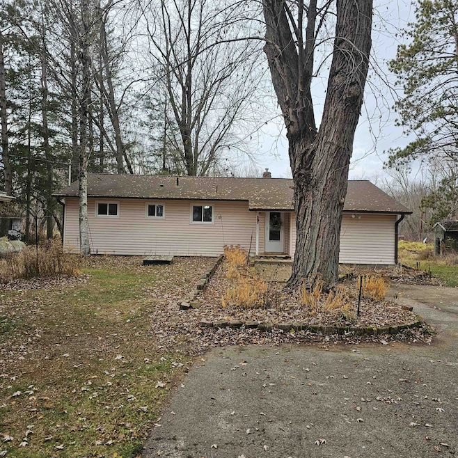 N4533 Oak Knoll Dr, Poynette, WI 53955 - photo 1