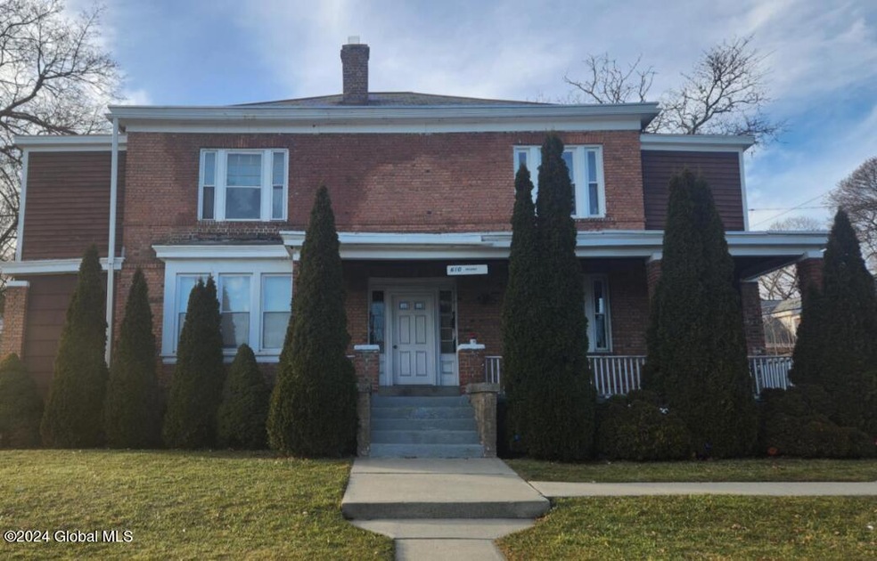 610 Broadway, Watervliet, NY 12189 - photo 1