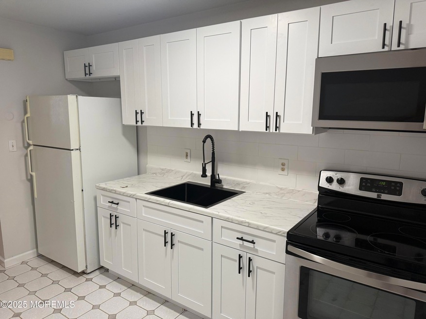 289 Main St unit C, Spotswood, NJ 08884 - photo 1