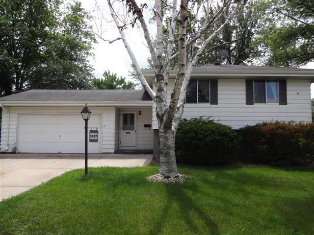 1337 Kellogg Ave, Janesville, WI 53546 - photo 1