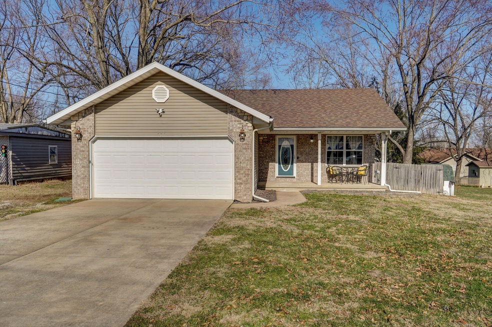 305 E Saint Louis St, Nixa, MO 65714 - photo 1