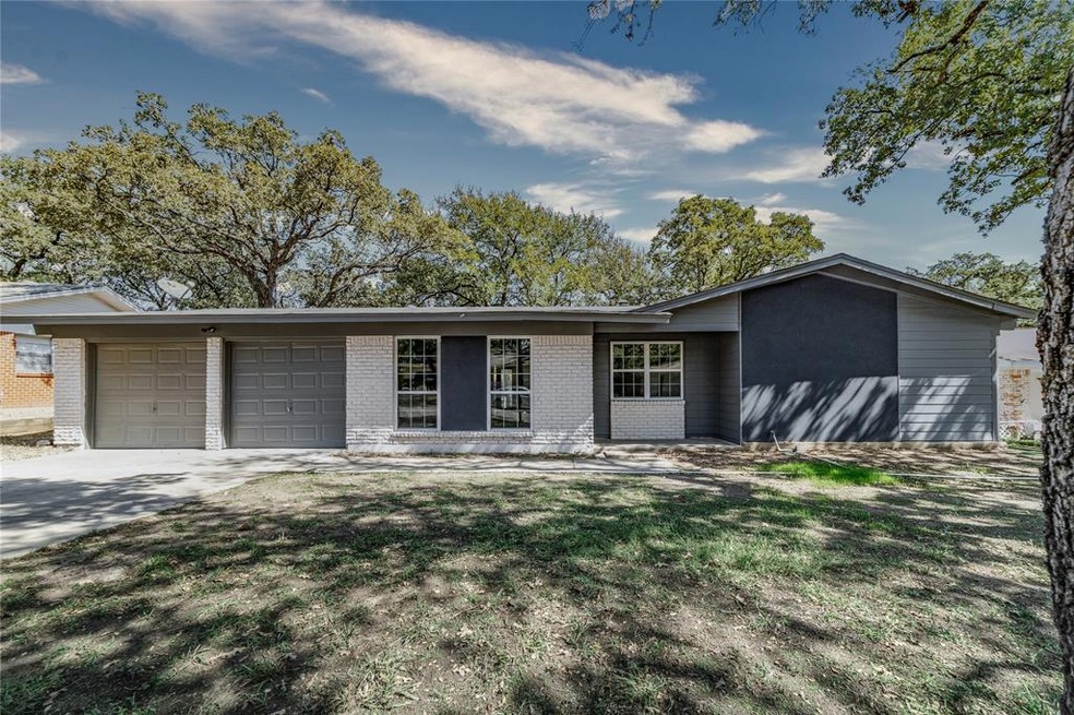 53 Coffee Tavern Rd, Bedford, TX 76022 - photo 1