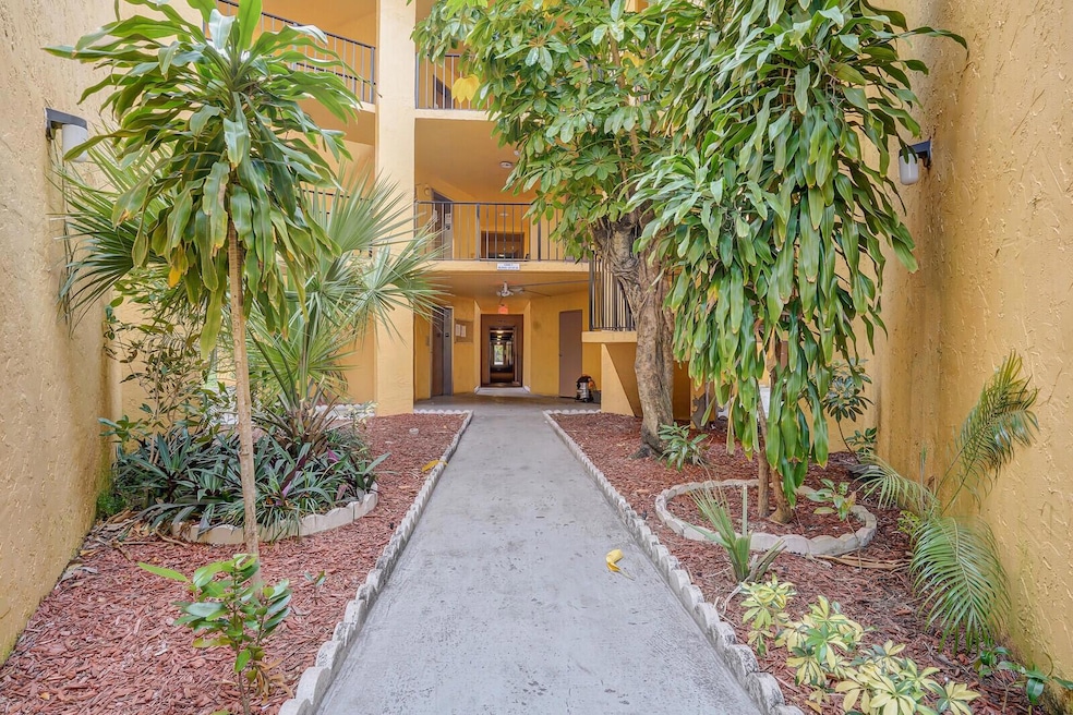 4364 NW 9th Ave unit 163D, Pompano Beach, FL 33064 - photo 1