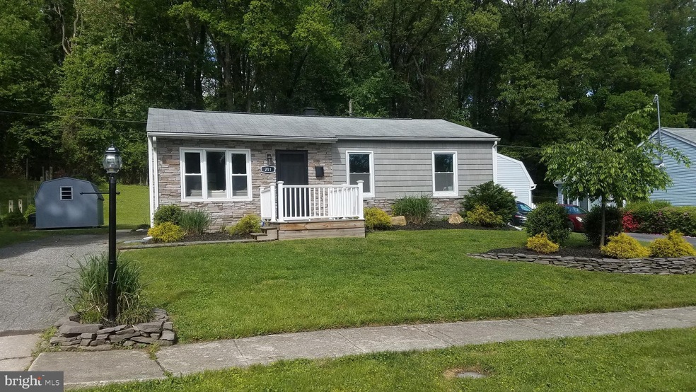 211 Greenview Ave, Reisterstown, MD 21136 - photo 1